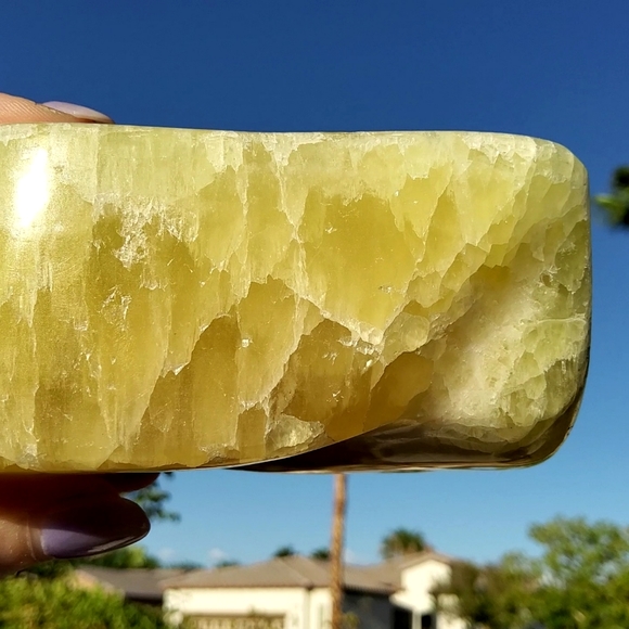 Beautiful Large Free Standing Lemon Calcite Free Form - Picture 15 of 17